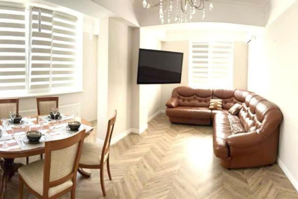 Very Large Apartment For Family! On Milestiu! Kiszyniów Zewnętrze zdjęcie