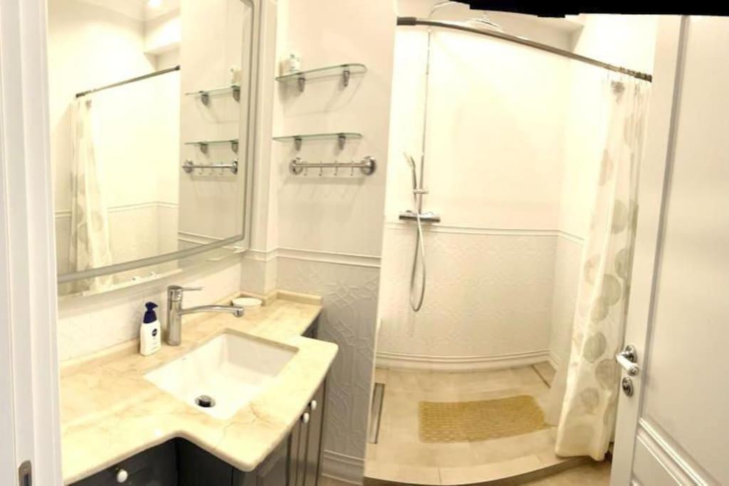Very Large Apartment For Family! On Milestiu! Kiszyniów Zewnętrze zdjęcie